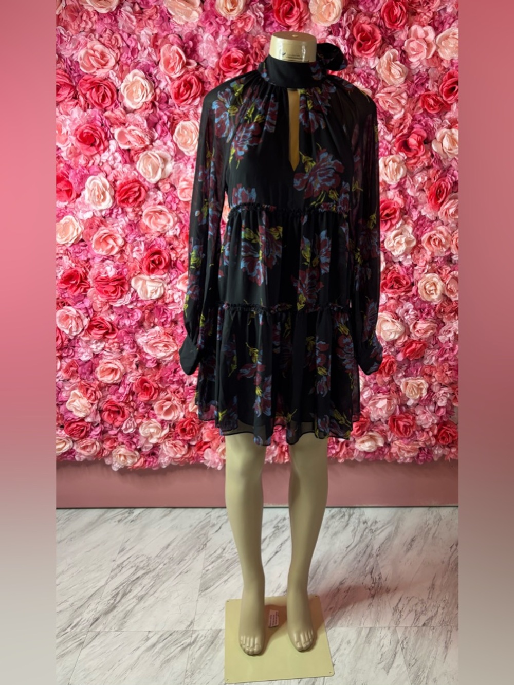 Bold Cinq à Sept Black Multi Floral Dress Size 4